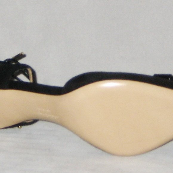 NIB Salvatore Ferragamo CAROLYN Suede PUMP Made In ITALY MSRP $895 - Picture 7 of 7